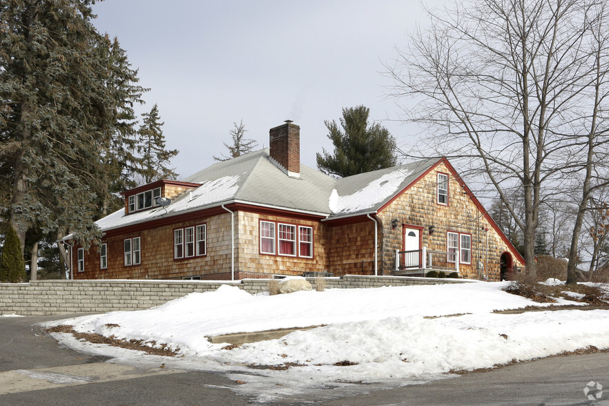 15 W Elm St, Sanford, ME for sale - Primary Photo - Image 1 of 1