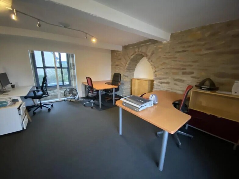 Office in Rennes for lease - Interior Photo - Image 2 of 4