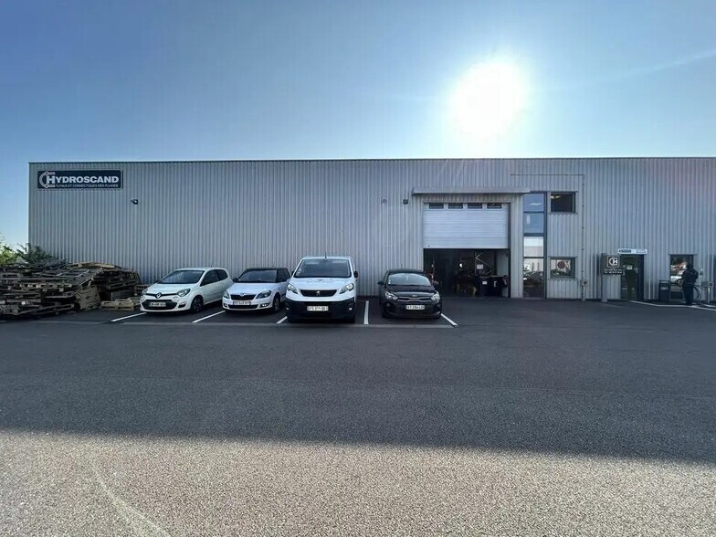 Flex in Norroy-le-Veneur for lease - Building Photo - Image 1 of 11