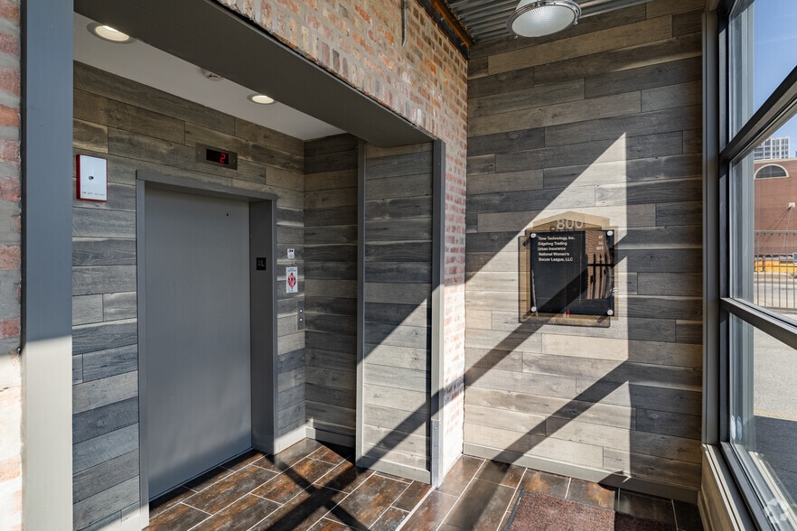 800 W Huron St, Chicago, IL for lease - Lobby - Image 3 of 4