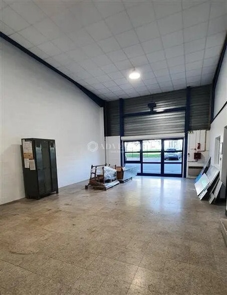Office in Saint-Ouen for lease - Interior Photo - Image 2 of 9