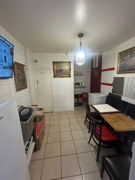 Retail in Ivry-sur-Seine for lease - Building Photo - Image 2 of 3