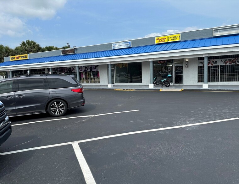 3755-3791 S Congress Ave, Lake Worth, FL for lease - Building Photo - Image 1 of 8