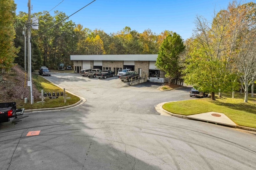 1046 Parkway Ct, Buford, GA for lease - Building Photo - Image 3 of 10