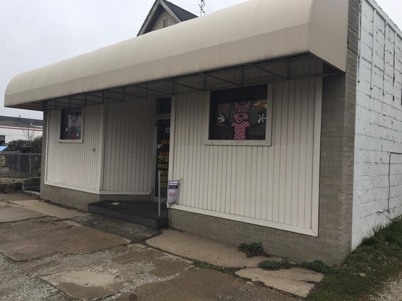 109 Lincolnway, Laporte, IN 46350