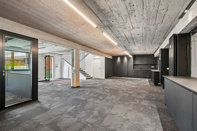 16 Rue Du Docteur Roux, Paris for sale - Interior Photo - Image 3 of 14