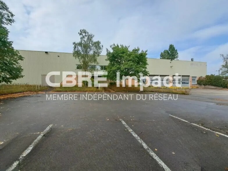 Flex in Saint-Apollinaire for lease - Building Photo - Image 2 of 9