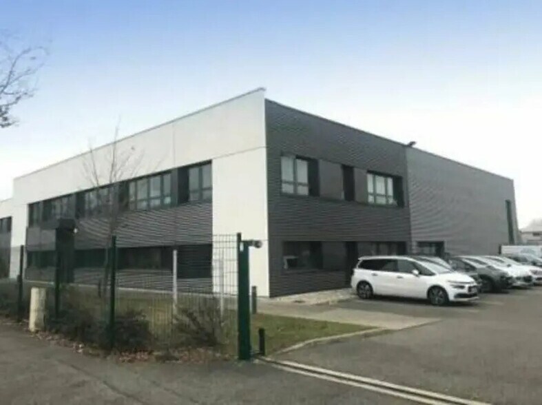 3 Rue Paul Rieupeyroux, Saint-Priest for lease - Building Photo - Image 1 of 6