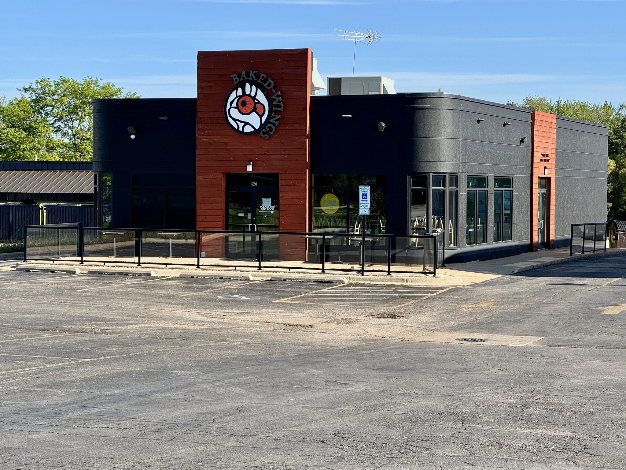 6390 E Riverside Blvd, Loves Park, IL for lease Building Photo- Image 1 of 10