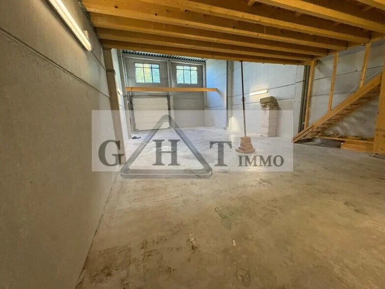 Industrial in Bailly-Romainvilliers for sale - Interior Photo - Image 2 of 8