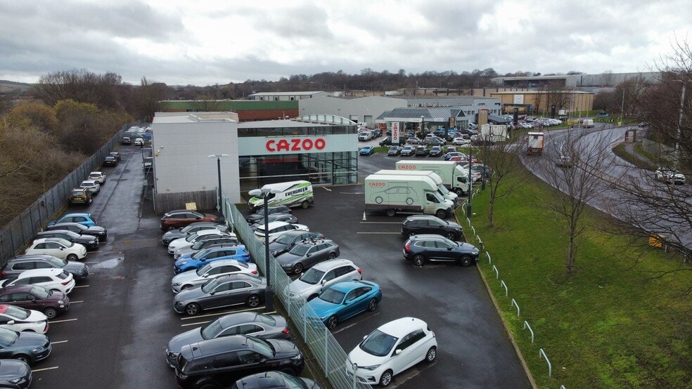 North West Side of Gelderd Road portfolio of 2 properties for sale on LoopNet.com - Primary Photo - Image 2 of 2