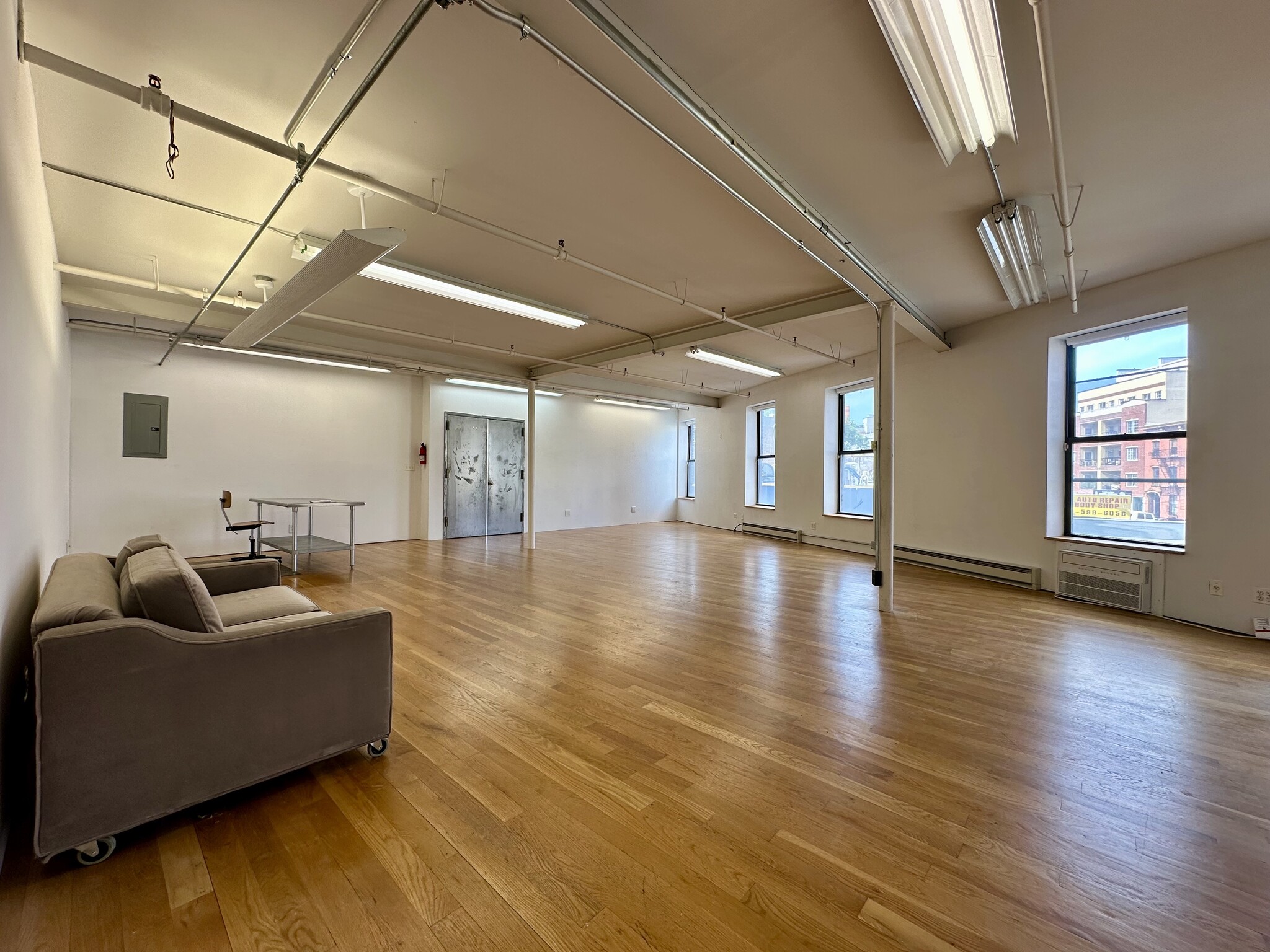 429 S 5th St, Brooklyn, NY for lease Primary Photo- Image 1 of 5
