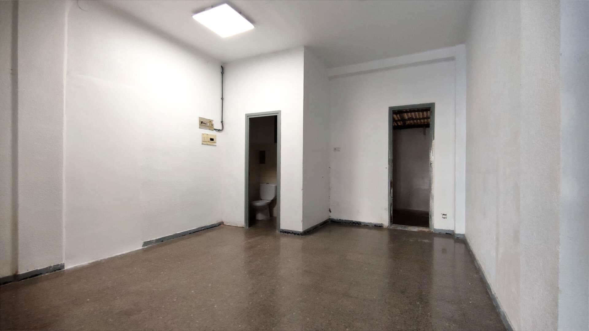 Retail in Rubí, Barcelona for lease Interior Photo- Image 1 of 3