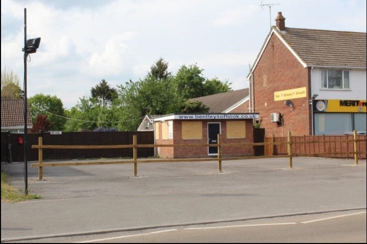 London Rd, Hook for sale - Primary Photo - Image 1 of 1
