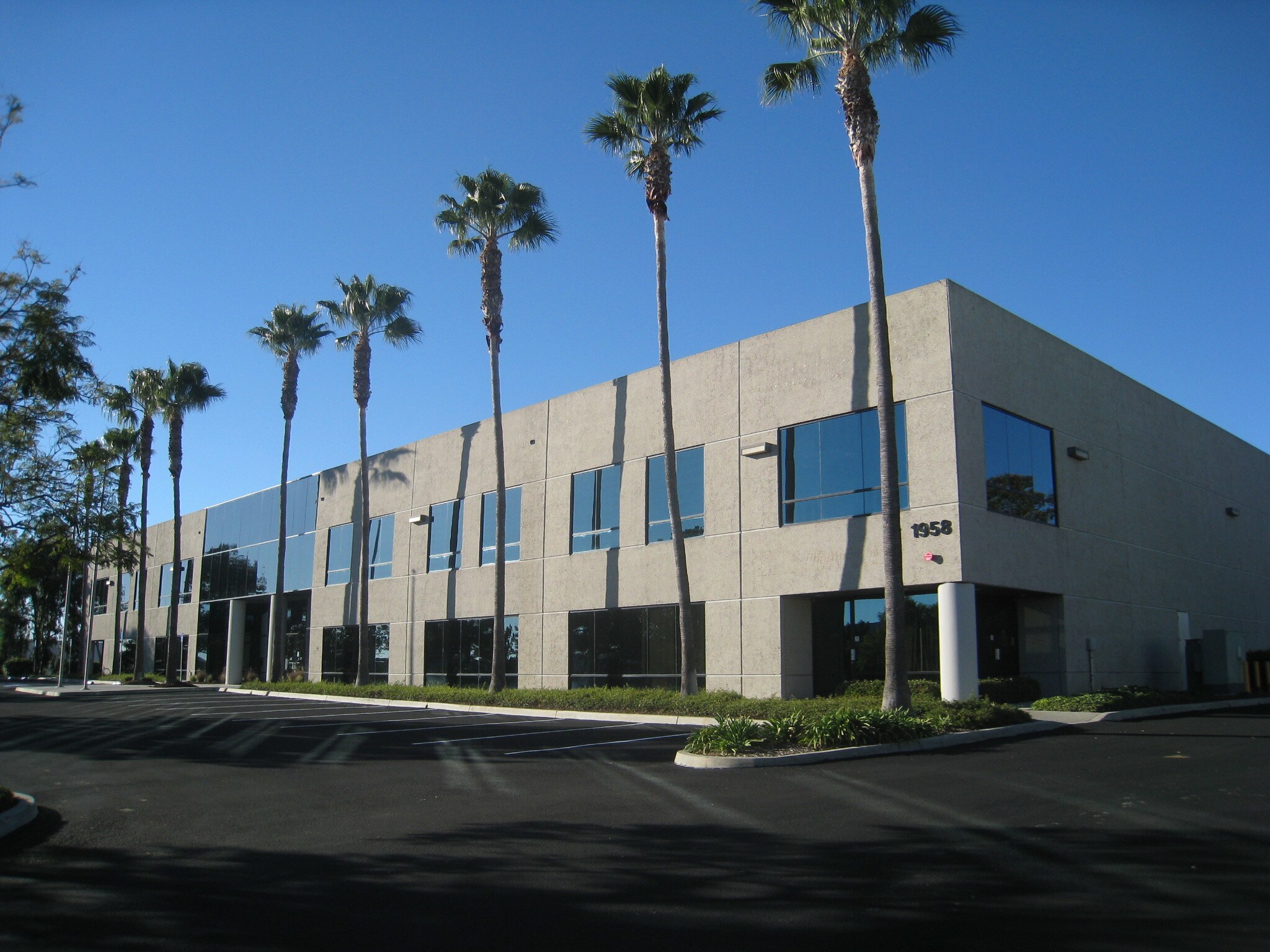 1958 Kellogg Ave, Carlsbad, CA 92008 Flex for Lease