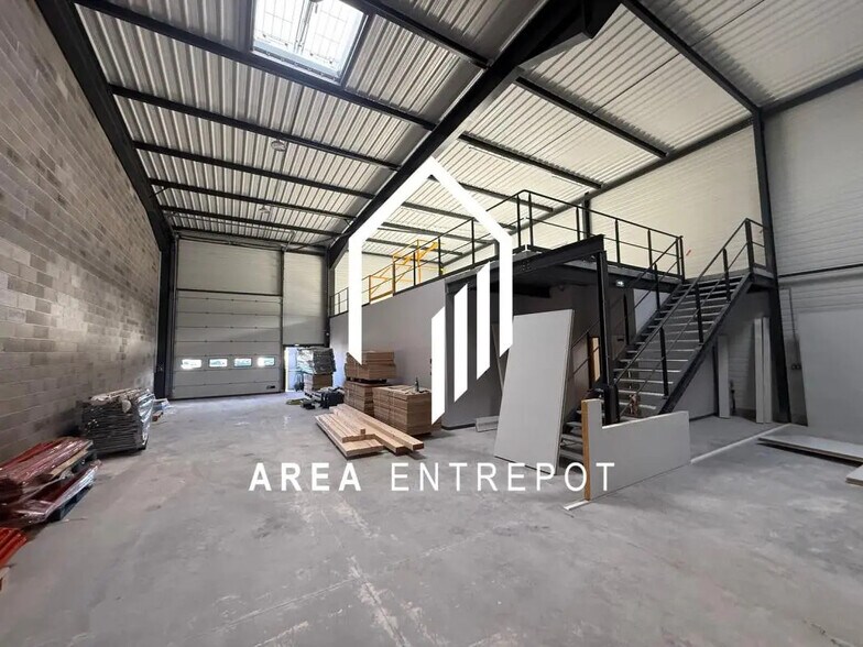 Flex in Gardanne for lease - Interior Photo - Image 3 of 9