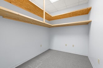 1481 Dean Forest Rd, Savannah, GA for lease Interior Photo- Image 2 of 12