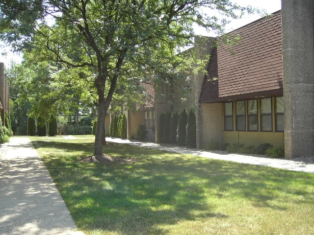51 Everett Dr, West Windsor, NJ for lease - Building Photo - Image 3 of 25