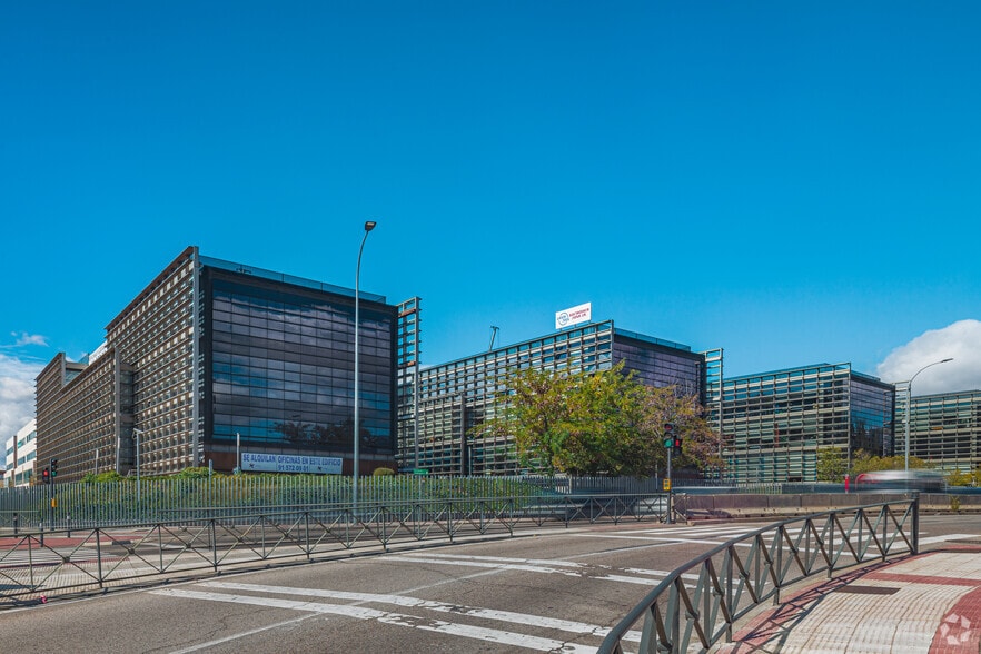 Avenida de la Industria, 4, Alcobendas, Madrid for sale - Building Photo - Image 1 of 1