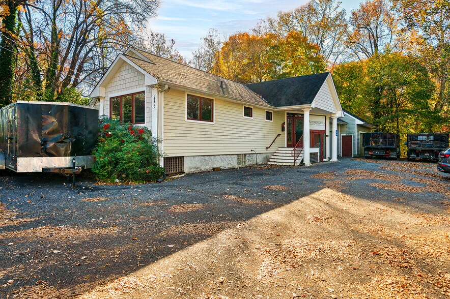 2109 Forest Dr, Annapolis, MD for lease - Building Photo - Image 1 of 11