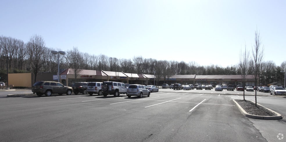 285 Gordons Corner Rd, Manalapan Township, NJ for lease - Building Photo - Image 3 of 3