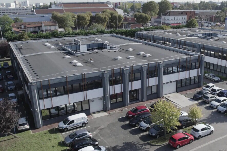 Flex in Gennevilliers for lease - Aerial - Image 2 of 8