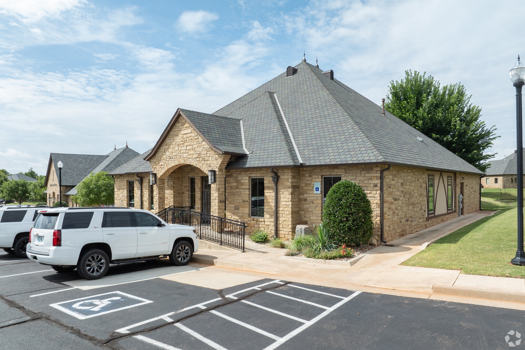 13182 N Macarthur Blvd, Oklahoma City, OK for sale Primary Photo- Image 1 of 7