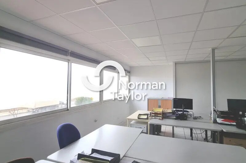Office in Perpignan for lease Interior Photo- Image 1 of 7