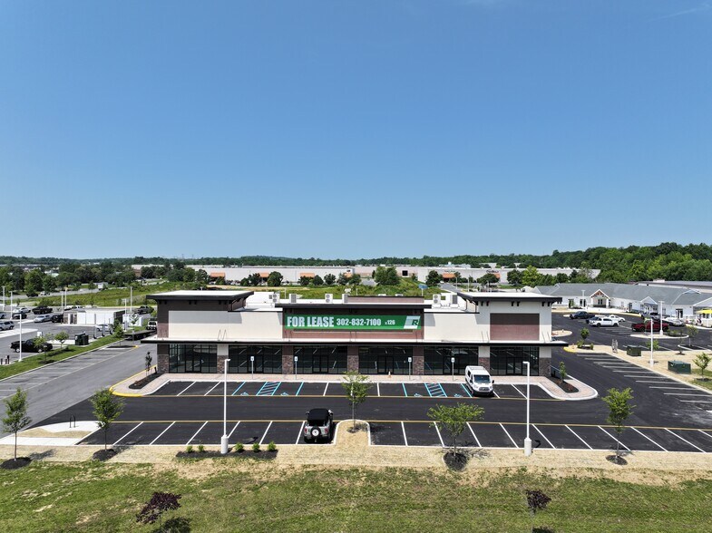 130 Corporate Blvd, Newark, DE for lease - Building Photo - Image 2 of 9