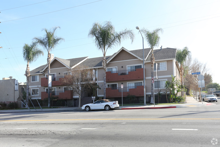 21350 Parthenia St, Canoga Park, CA for sale - Primary Photo - Image 1 of 1