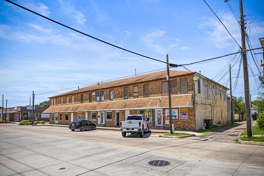 1915 45th St, Galveston, TX for sale - Building Photo - Image 2 of 18