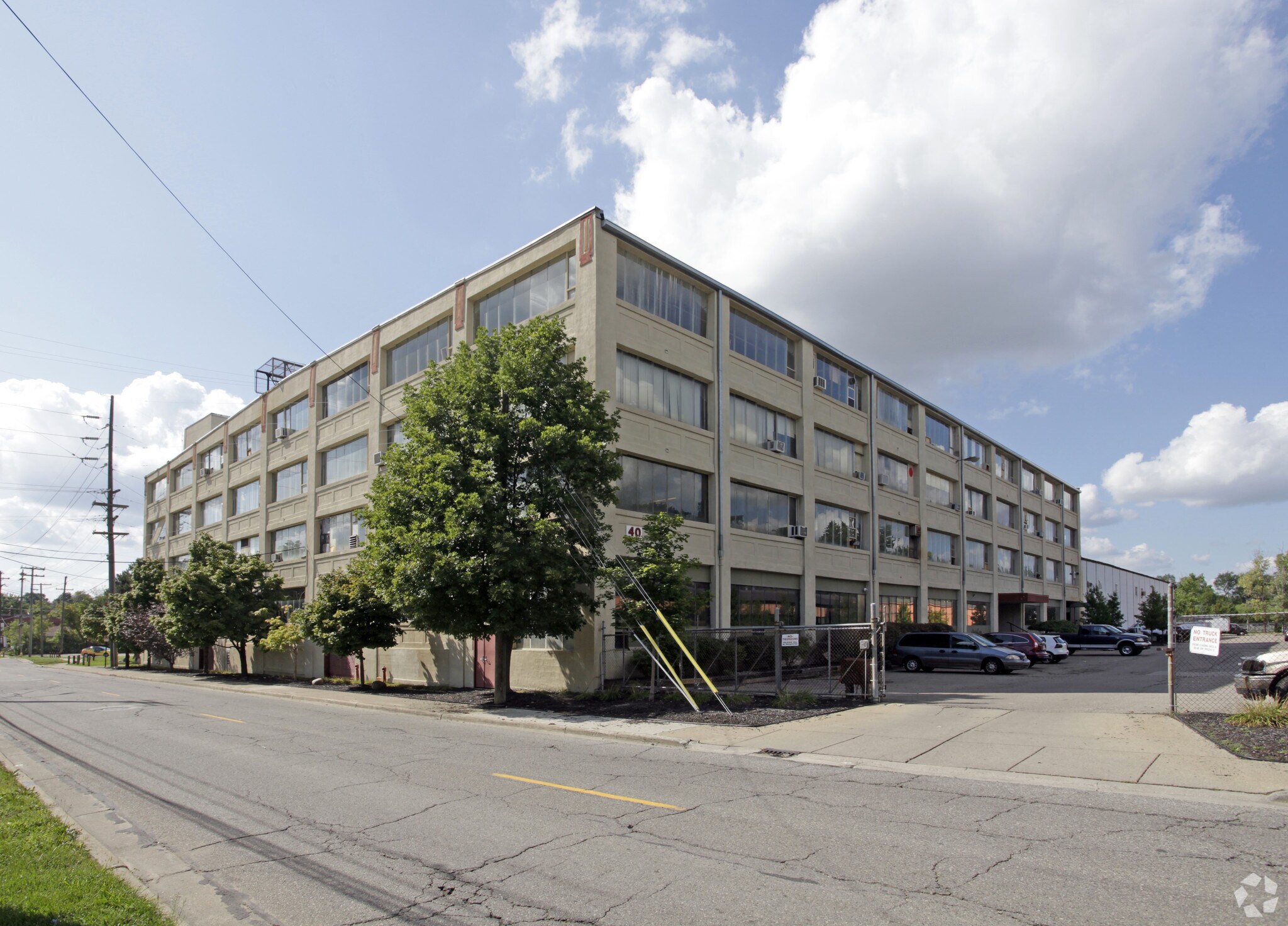 40 W Howard St, Pontiac, MI for sale Primary Photo- Image 1 of 1