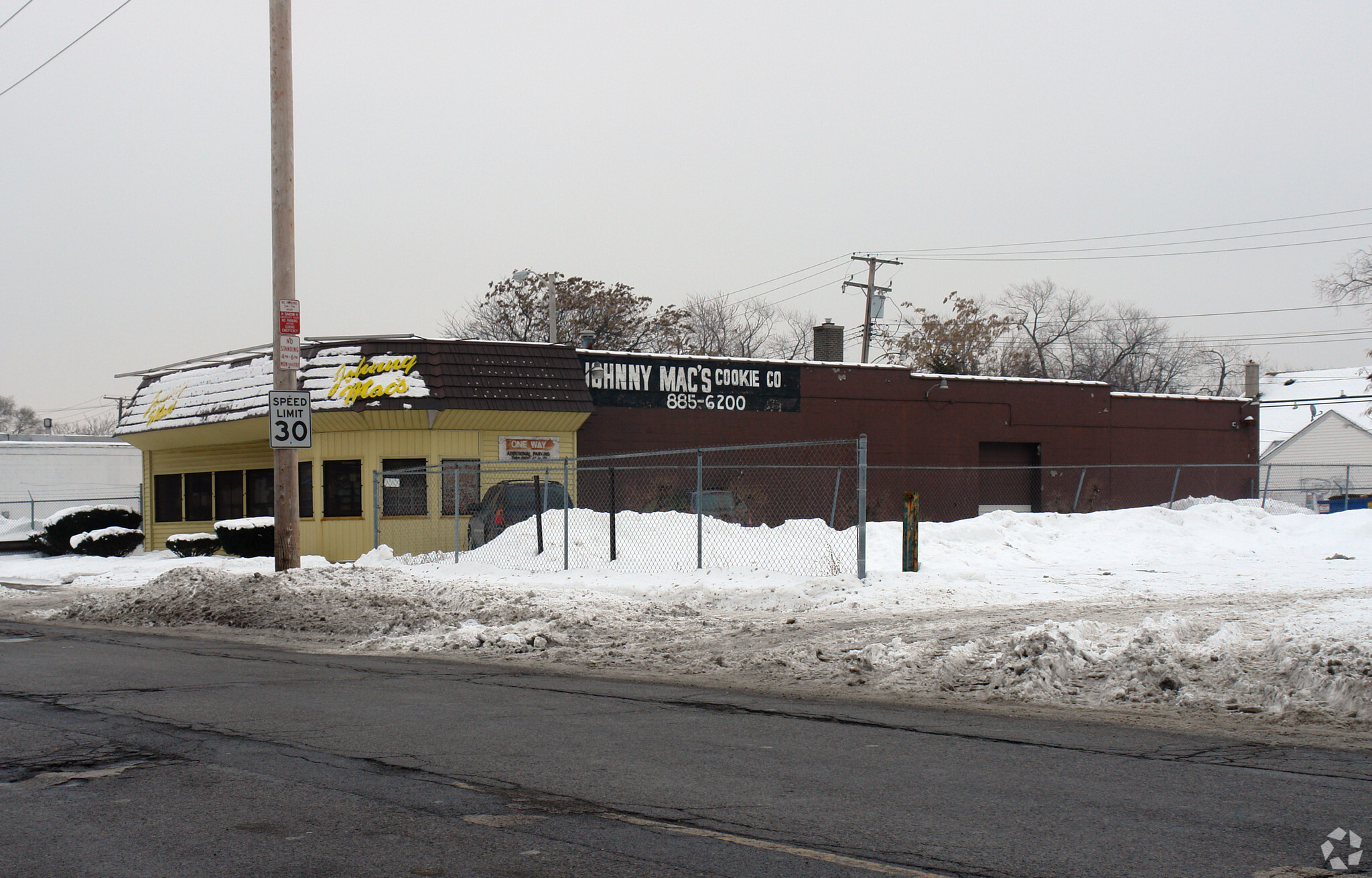 14860 E 7 Mile Rd, Detroit, MI for sale Primary Photo- Image 1 of 1