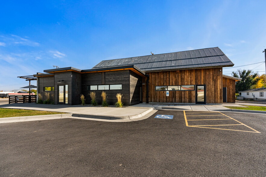 123 W Elm St, Three Forks, MT for sale - Primary Photo - Image 1 of 3