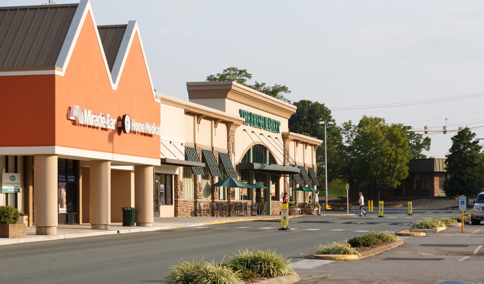 100 Albemarle Sq, Charlottesville, VA for sale - Building Photo - Image 1 of 1