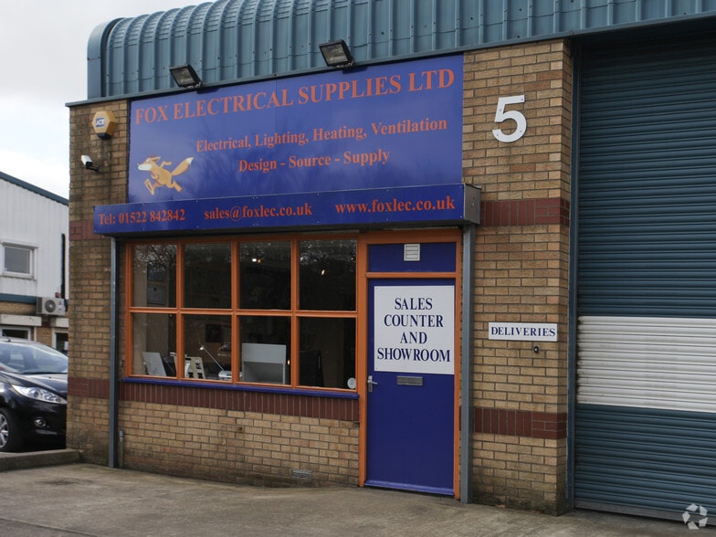 Cardinal Clos, Lincoln for lease - Building Photo - Image 3 of 6