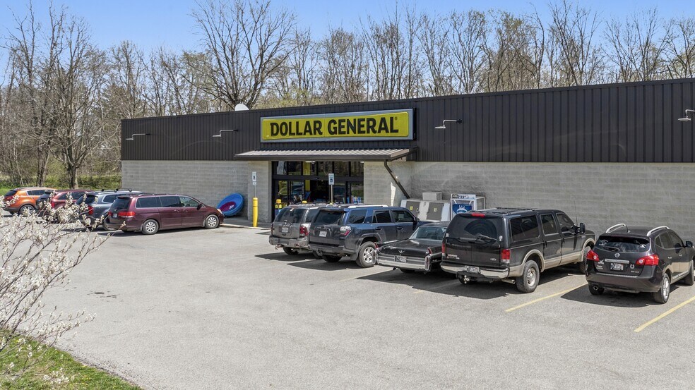 713 N Main St, Carthage, IN for sale - Building Photo - Image 1 of 1