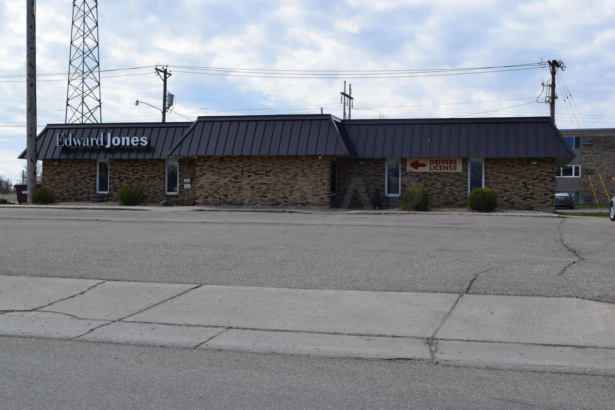 516 Highway 2 E, Devils Lake, ND for sale Primary Photo- Image 1 of 1