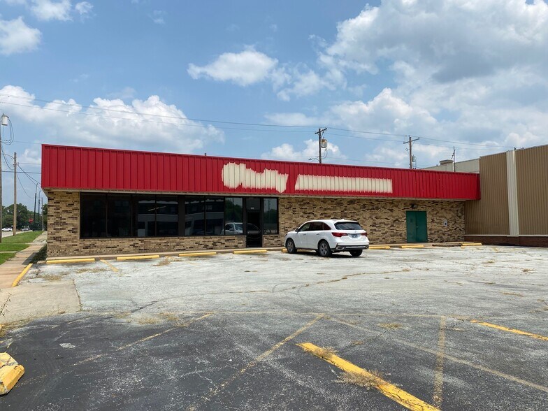 224 W Main St, Independence, KS for sale - Primary Photo - Image 1 of 1