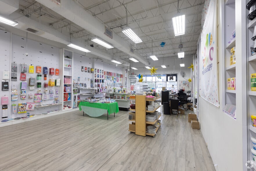 4646-4698 NW 183rd St, Miami Gardens, FL for lease - Interior Photo - Image 3 of 13