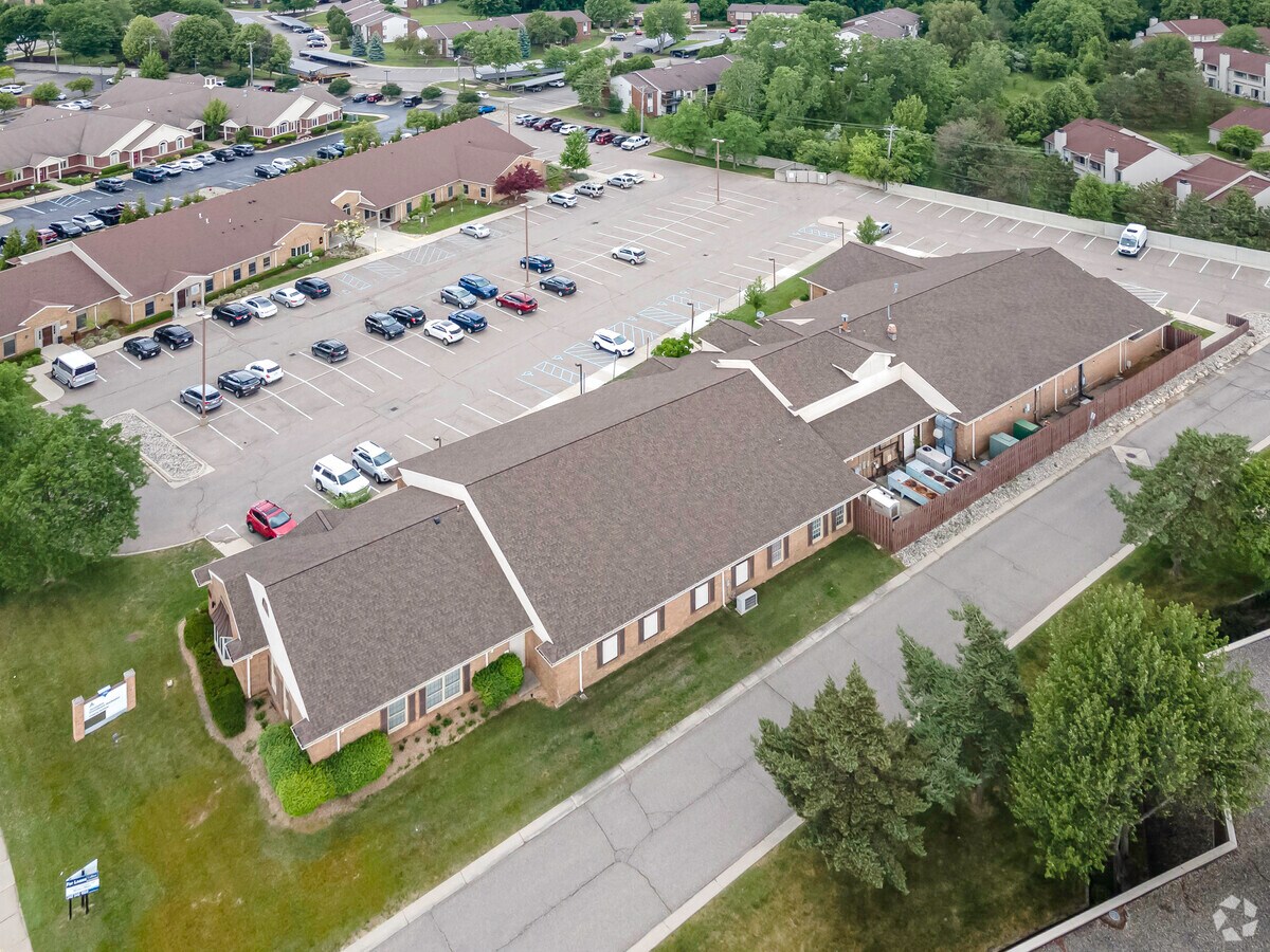 355 Barclay Cir, Rochester Hills, MI 48307