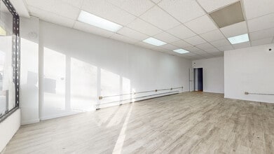 85 Ocean Ave, Valley Stream, NY for lease Interior Photo- Image 1 of 12