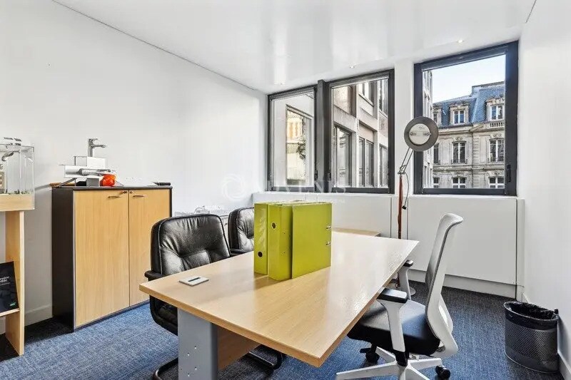 Office in Paris for lease - Interior Photo - Image 3 of 9