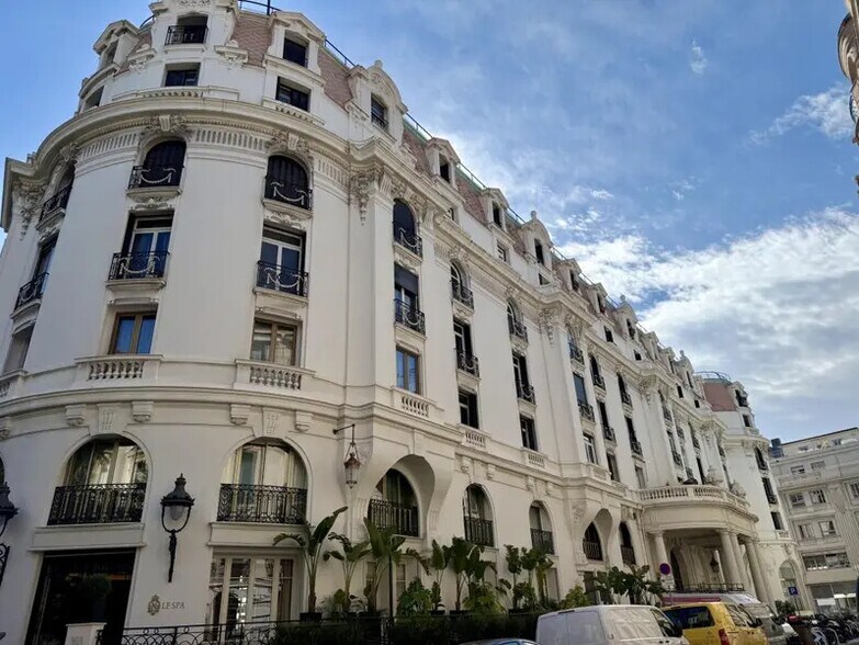 Retail in Nice for lease - Building Photo - Image 2 of 6