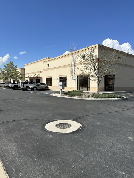 3655 Arrowhead Dr, Carson City, NV for lease - Building Photo - Image 1 of 16