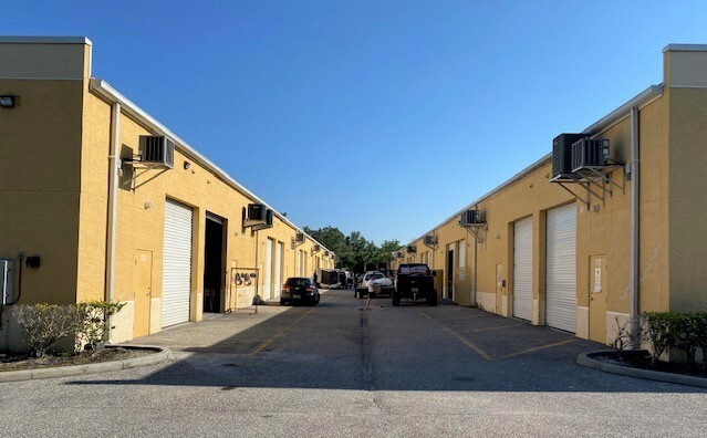 1075 Innovation Ave, North Port, FL for lease - Building Photo - Image 3 of 23