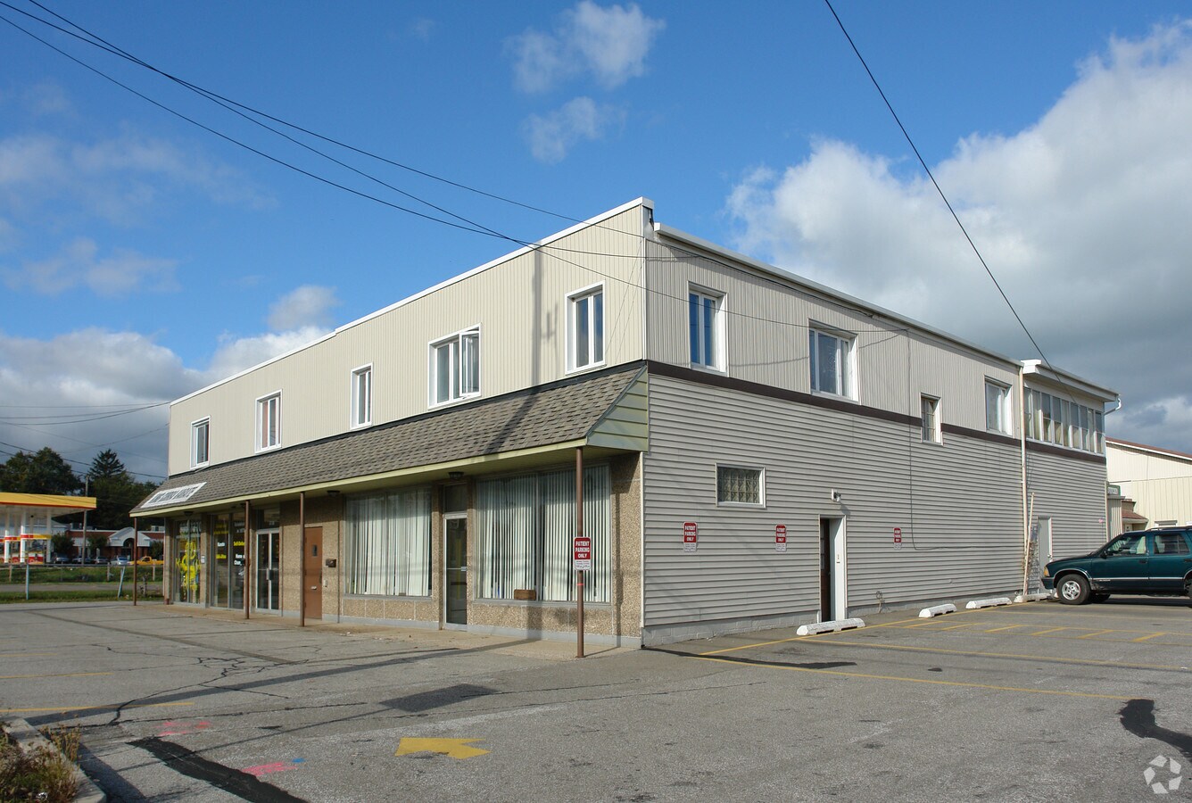 3738 W 12th St, Erie, PA 16505