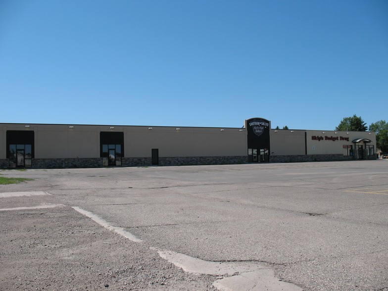 2015 Library Cir, Grand Forks, ND for sale - Building Photo - Image 1 of 1