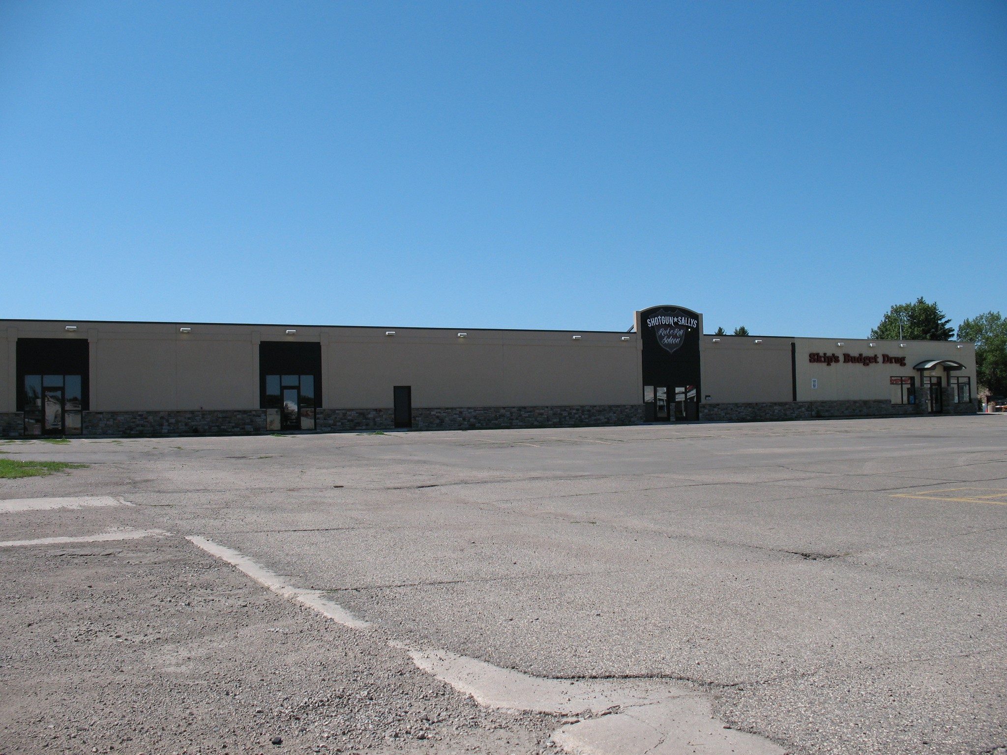2015 Library Cir, Grand Forks, ND for sale Building Photo- Image 1 of 1