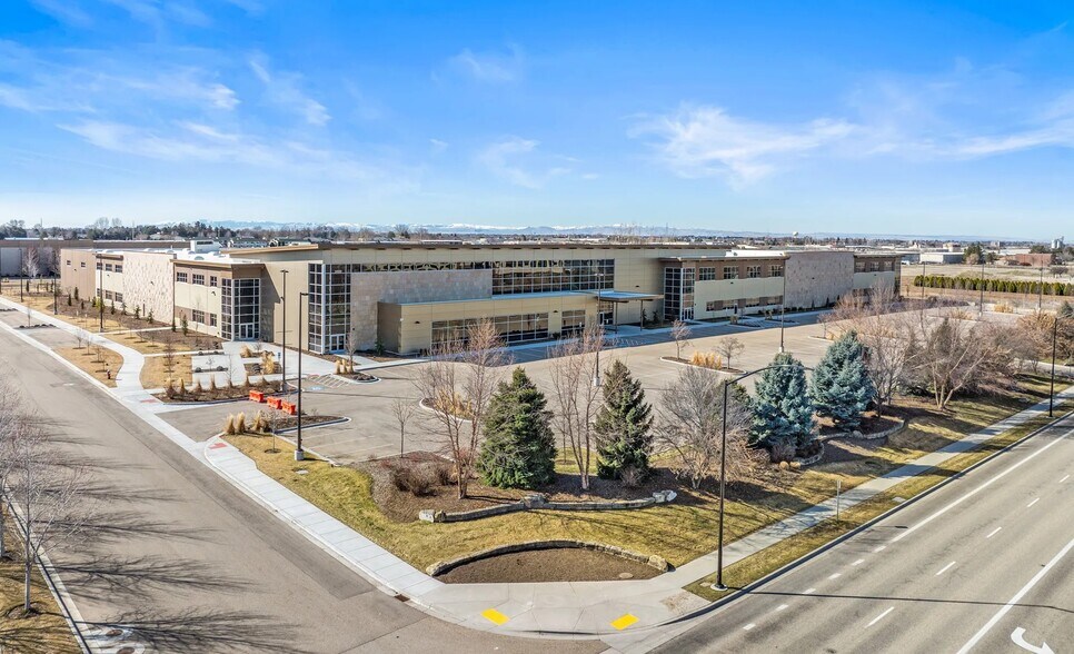 2499 E Pine Ave, Meridian, ID for sale - Building Photo - Image 1 of 1